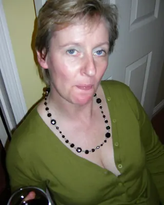 Annick, 60 ans, plan cul à Couiza