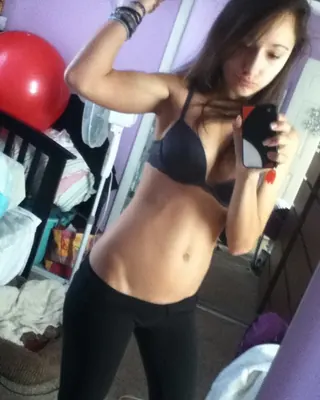 Douaa, 19 ans, plan cul à Arzens